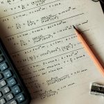 Mathe lernen mit Taschenrechner und Bleistift